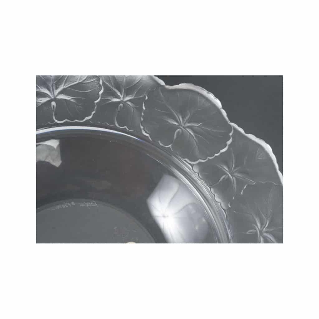 Coupe en cristal Lalique, état neuf, dans sa boite d’origine, XXème siècle. | Biron 