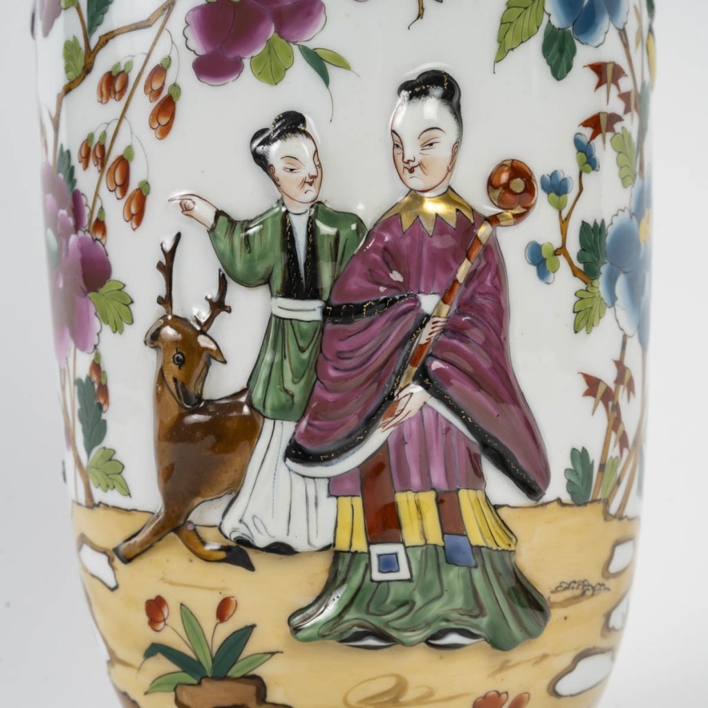 Superbe vase en porcelaine du début du 19ème siècle de la manufacture de Bayeux. | Biron 