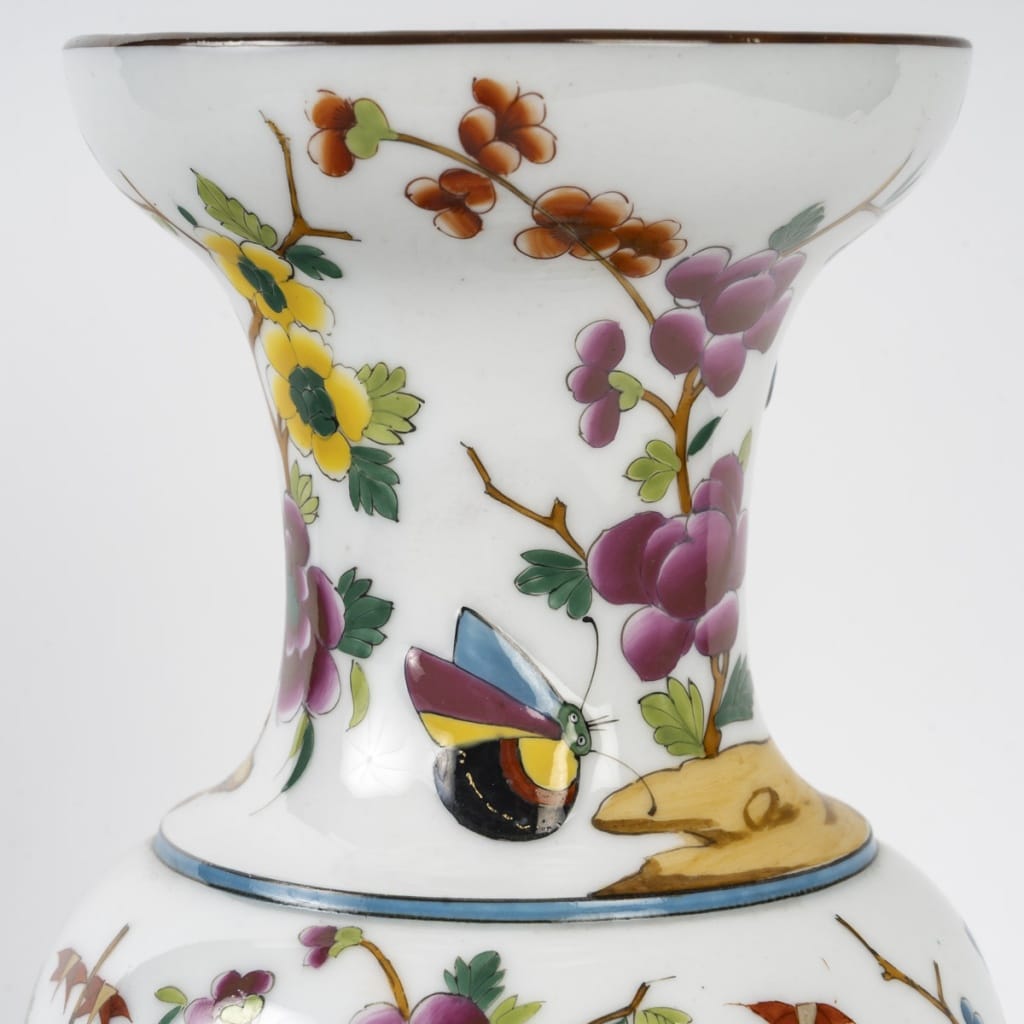 Superbe vase en porcelaine du début du 19ème siècle de la manufacture de Bayeux. | Biron 
