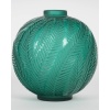 1923 – René lalique Vase « Palmes » Teinté vert . | Biron 