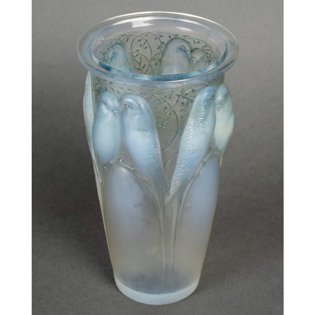Vase « Ceylan » verre opalescent patiné bleu de René LALIQUE | Biron 