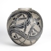 Vase « Baies » verre blanc émaillé noir de René LALIQUE | Biron 