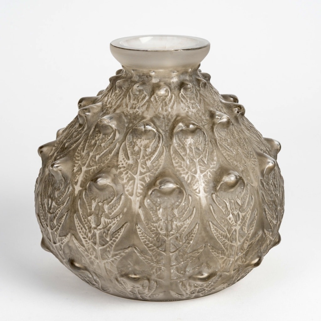 Vase « Fougères » verre blanc patiné gris de René LALIQUE | Biron 