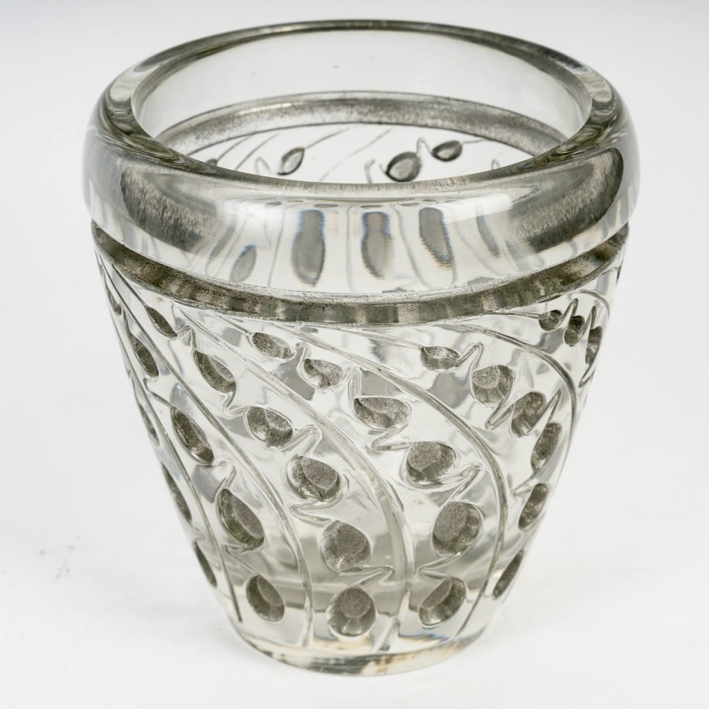 Vase « Lemna » verre blanc patiné gris de René LALIQUE | Biron 