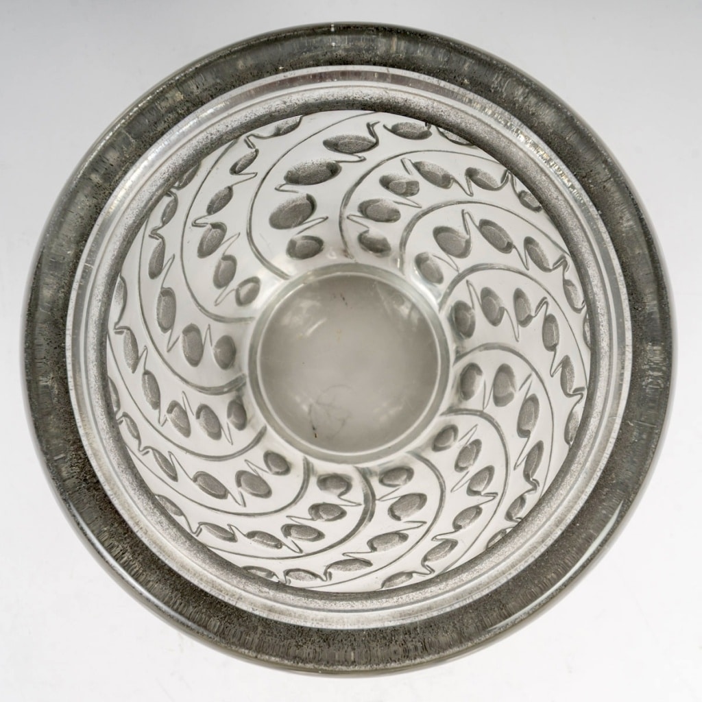Vase « Lemna » verre blanc patiné gris de René LALIQUE | Biron 