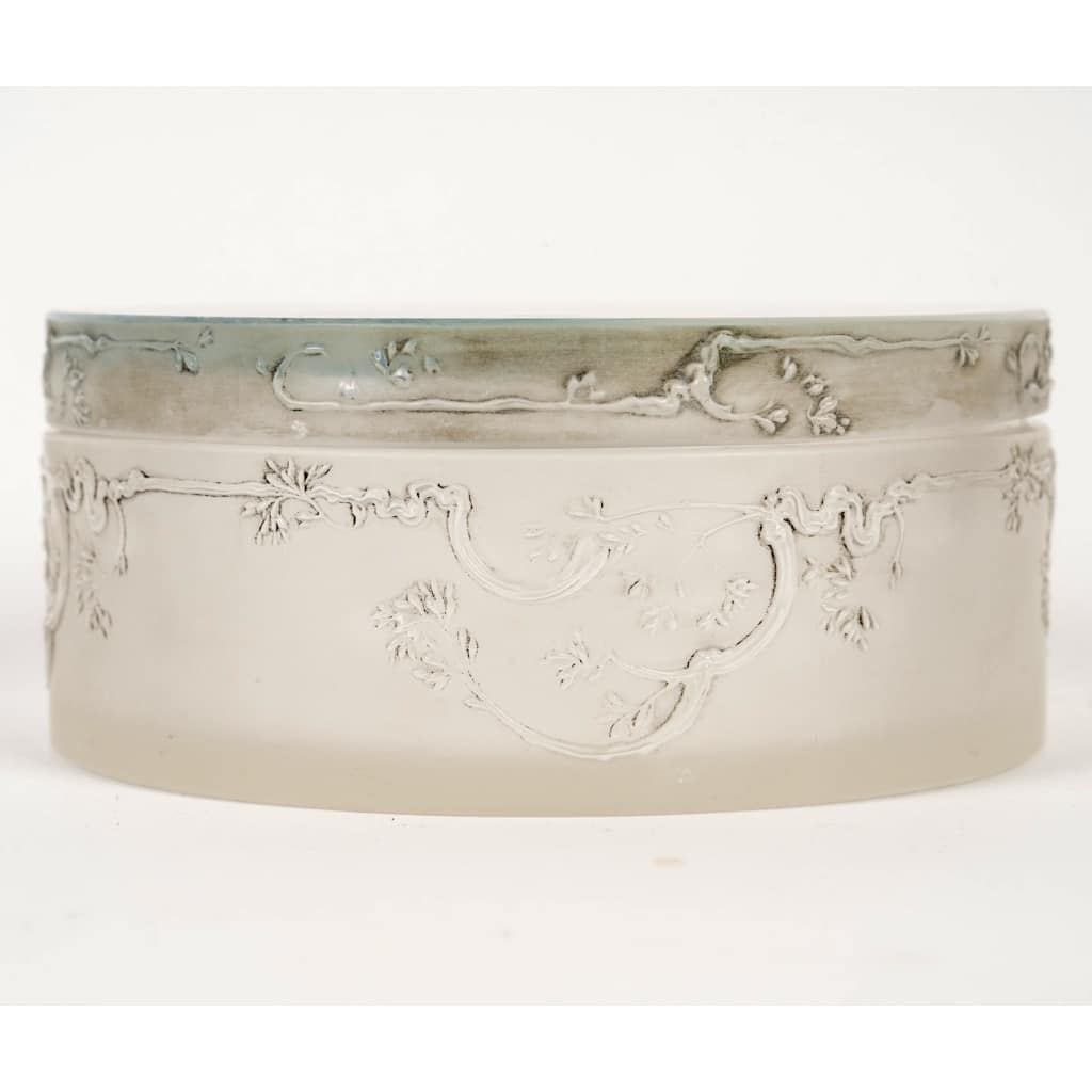 Boîte « Paon » verre blanc patiné bleu de René LALIQUE | Biron 