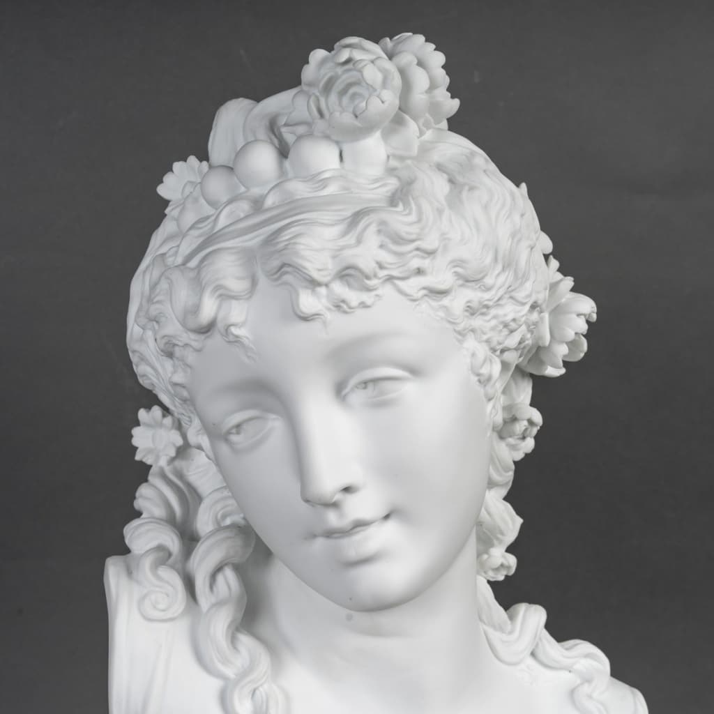 Splendide biscuit de sèvres signé Paul Duboy (1830-1887) représentant une jeune femme aux cheveux ondulés, 19 ème siècle | Biron 
