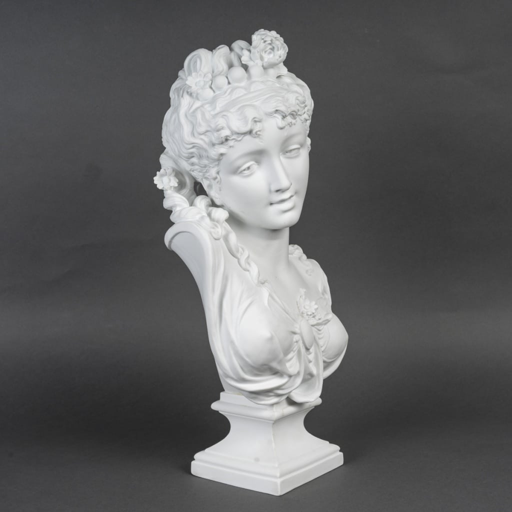 Splendide biscuit de sèvres signé Paul Duboy (1830-1887) représentant une jeune femme aux cheveux ondulés, 19 ème siècle | Biron 