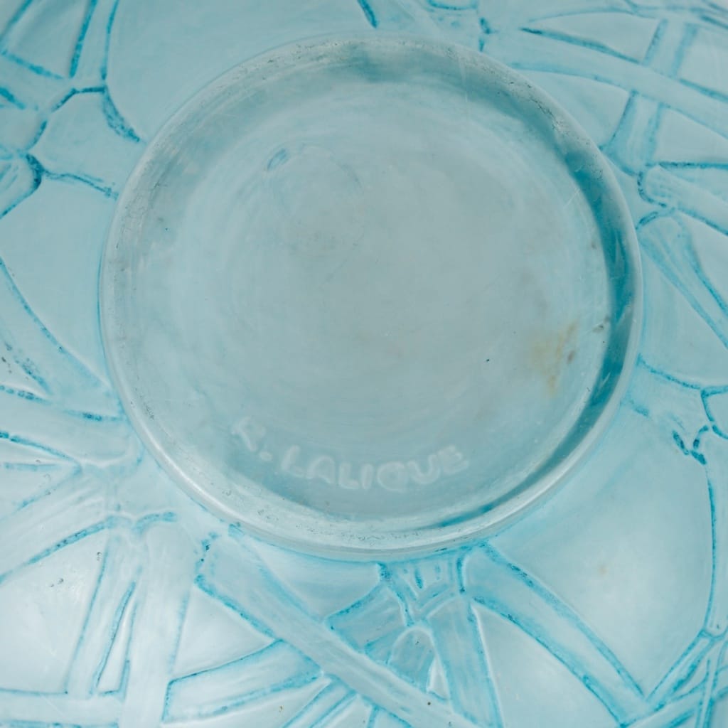 Vase « Druide » verre blanc patiné bleu de René LALIQUE | Biron 