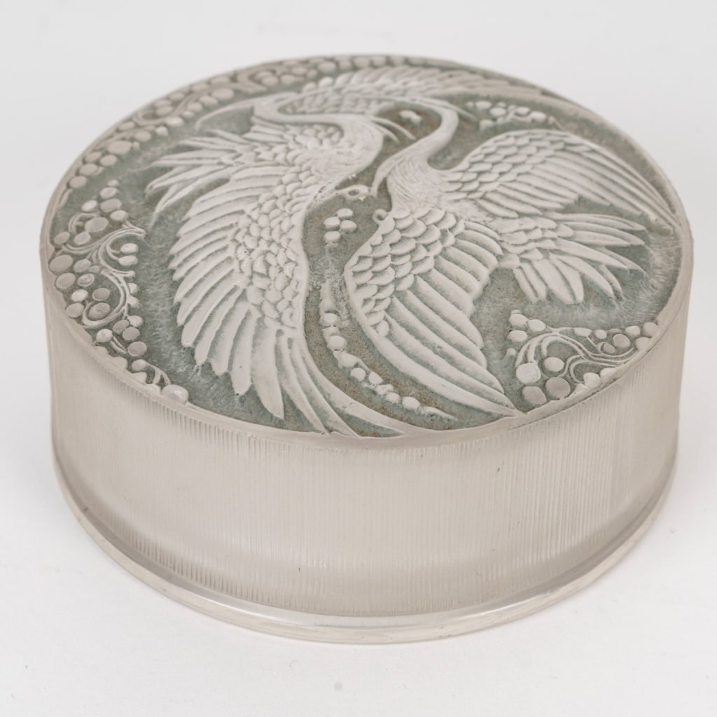 Boite « Rambouillet » verre blanc patiné gris vert de René LALIQUE | Biron 
