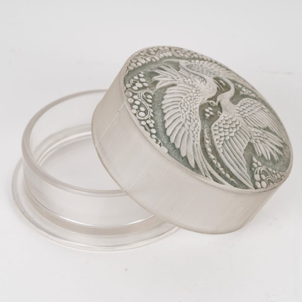 Boite « Rambouillet » verre blanc patiné gris vert de René LALIQUE | Biron 