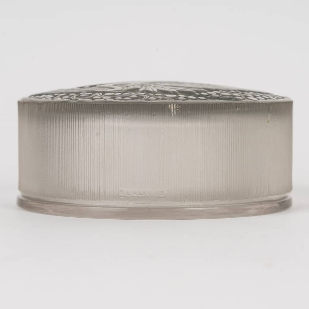 Boite « Rambouillet » verre blanc patiné gris vert de René LALIQUE | Biron 