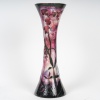 Daum Nancy – Rare vase Martelé De Forme Diabolo Aux Pois De Senteur. Epoque Art Nouveau | Biron 