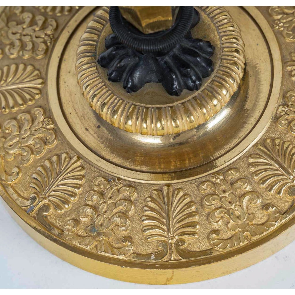 Paire de flambeaux Aux Merveilleuses attribuée à Claude Galle vers 1810, montée en lampes | Biron 