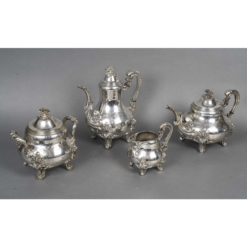 SERVICE A VERSER en Argent de Style Louis XV au Couple de Tourterelles. Paris, seconde moitié du XIX e | Biron 