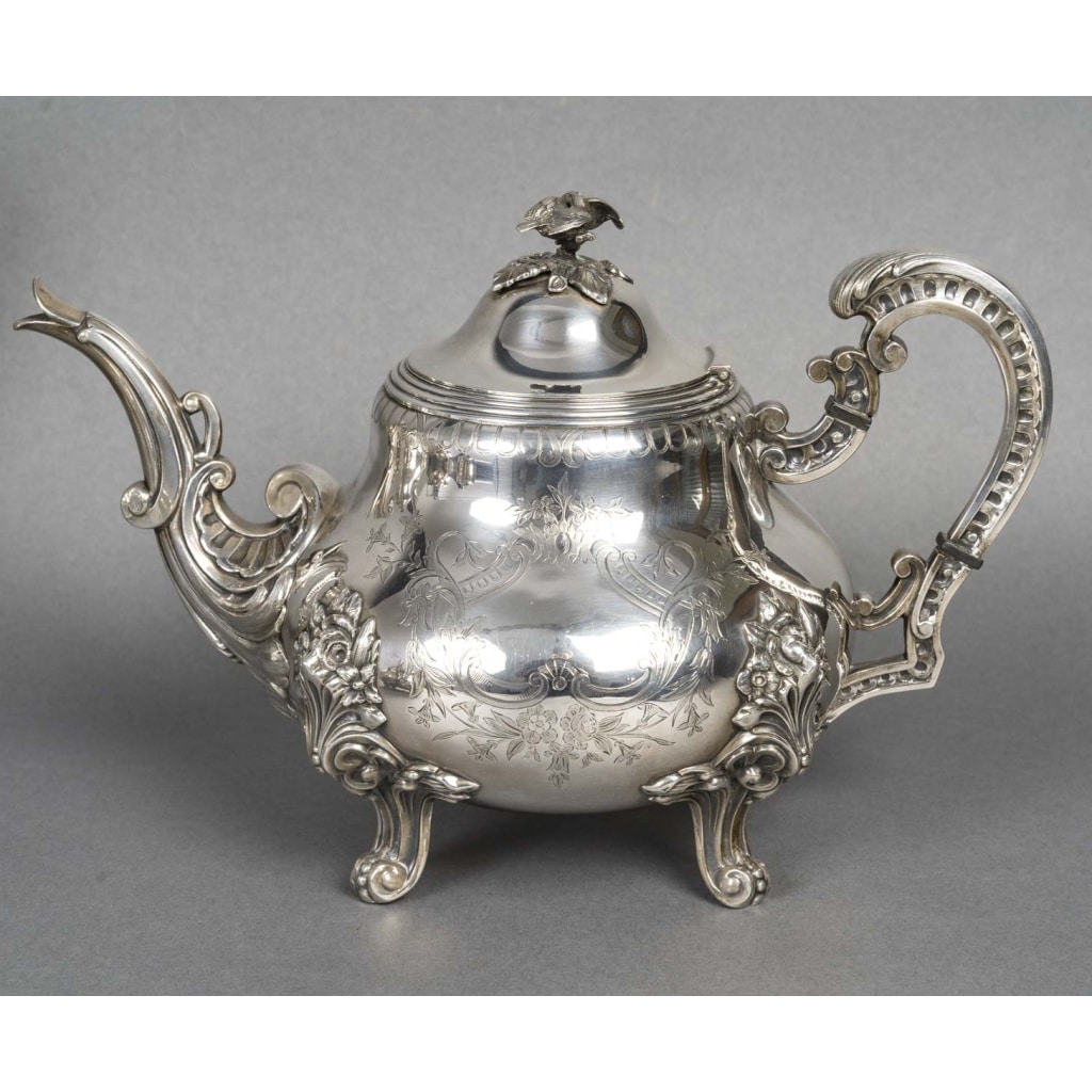 SERVICE A VERSER en Argent de Style Louis XV au Couple de Tourterelles. Paris, seconde moitié du XIX e | Biron 