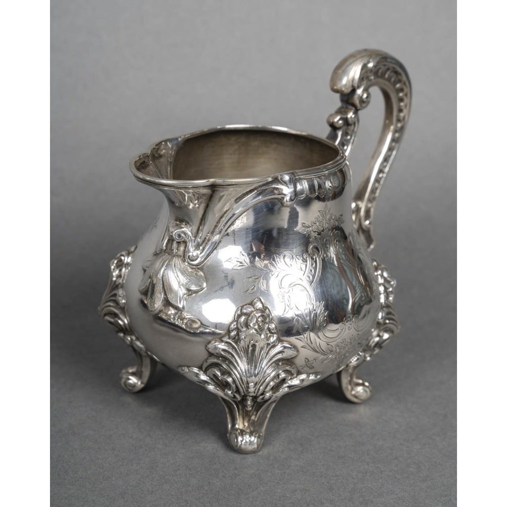 SERVICE A VERSER en Argent de Style Louis XV au Couple de Tourterelles. Paris, seconde moitié du XIX e | Biron 