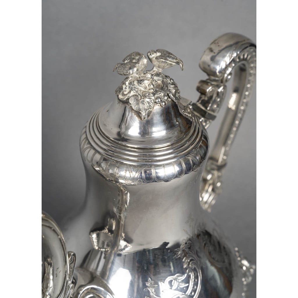 SERVICE A VERSER en Argent de Style Louis XV au Couple de Tourterelles. Paris, seconde moitié du XIX e | Biron 