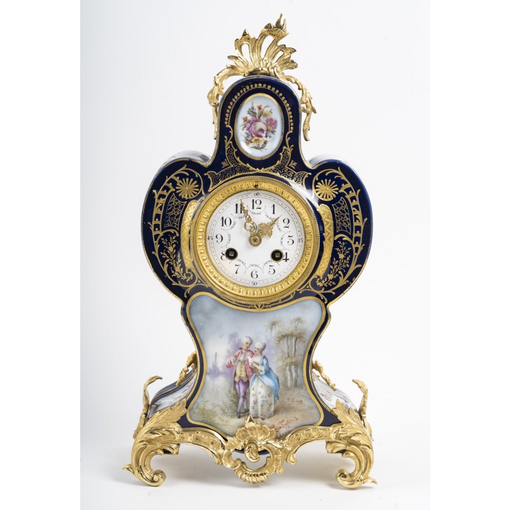 Fantaisie Galante pour Cartel à poser Néo-Rococo en porcelaine et bronze doré. Circa 1890 | Biron 