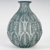 Vase « Malesherbes » verre blanc patiné bleu de René LALIQUE | Biron 