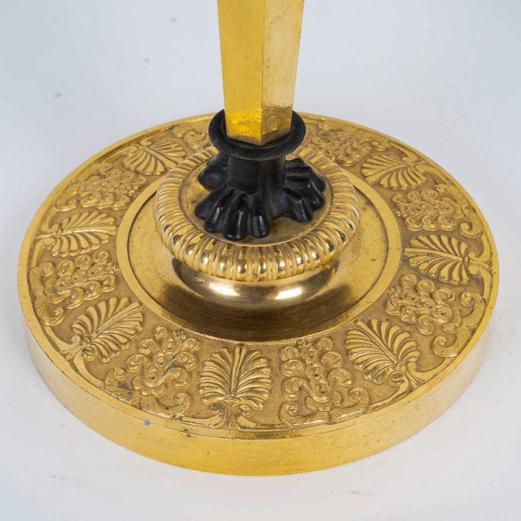 Paire de flambeaux Aux Merveilleuses attribuée à Claude Galle vers 1810, montée en lampes | Biron 