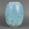 Vase « Monnaie Du Pape » verre opalescent patiné bleu de René LALIQUE | Biron 