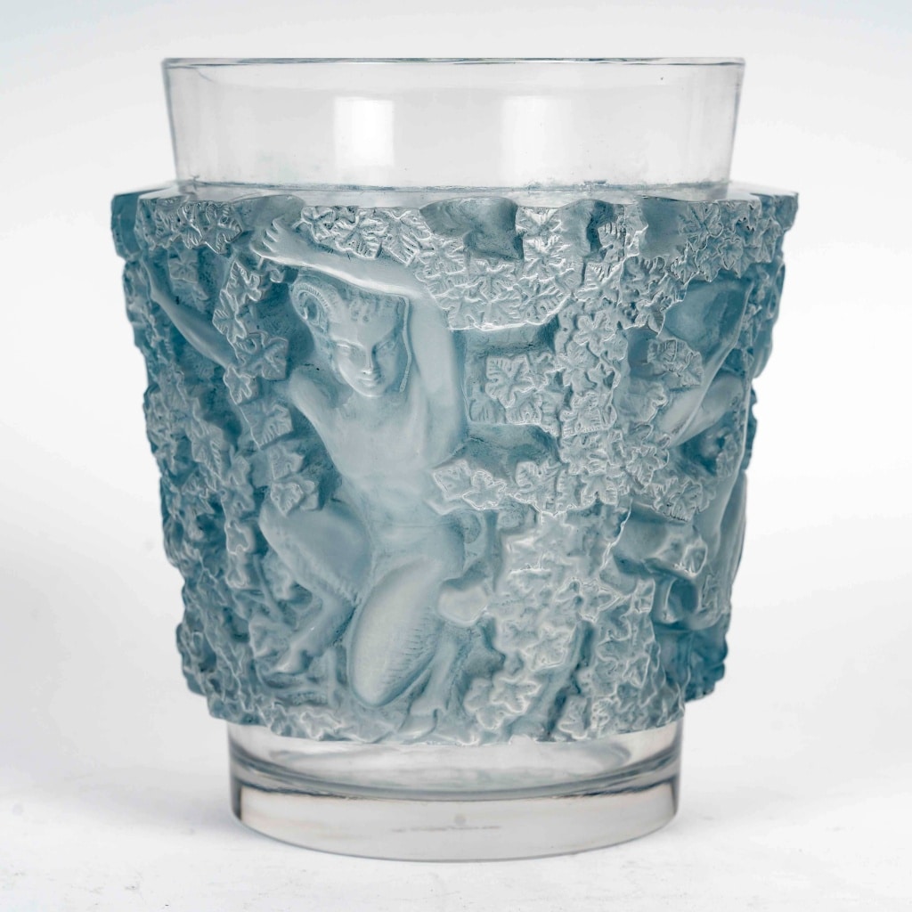 Vase « Bacchus » verre blanc patiné bleu de René LALIQUE | Biron 