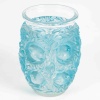 Vase « Bagatelle » verre blanc patiné bleu de René LALIQUE | Biron 