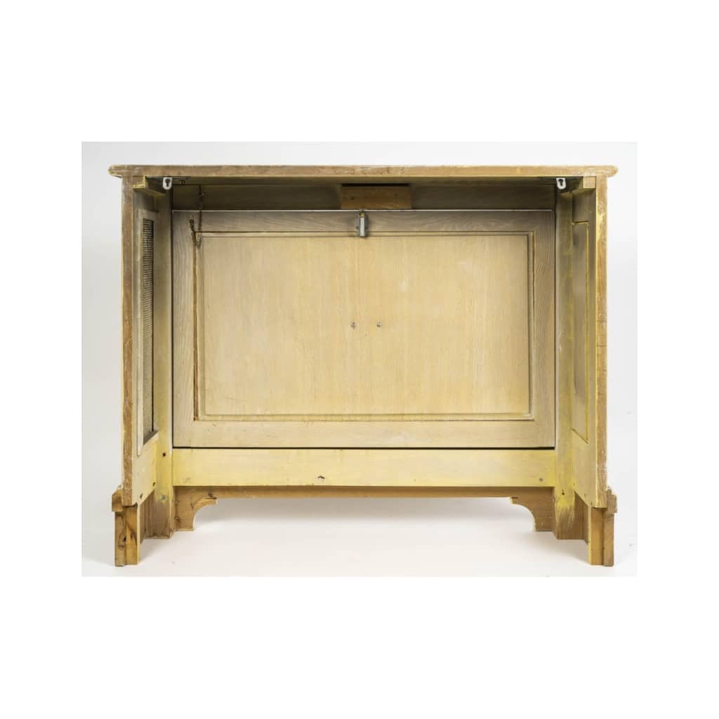 Cache-radiateur en bois cérusé et peint, XXème siècle. | Biron 