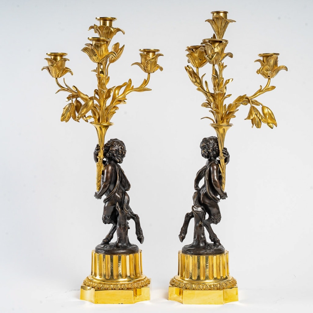 Paire de candélabres de style Louis XVI en bronze à décor de Faunes, montés en lampes | Biron 