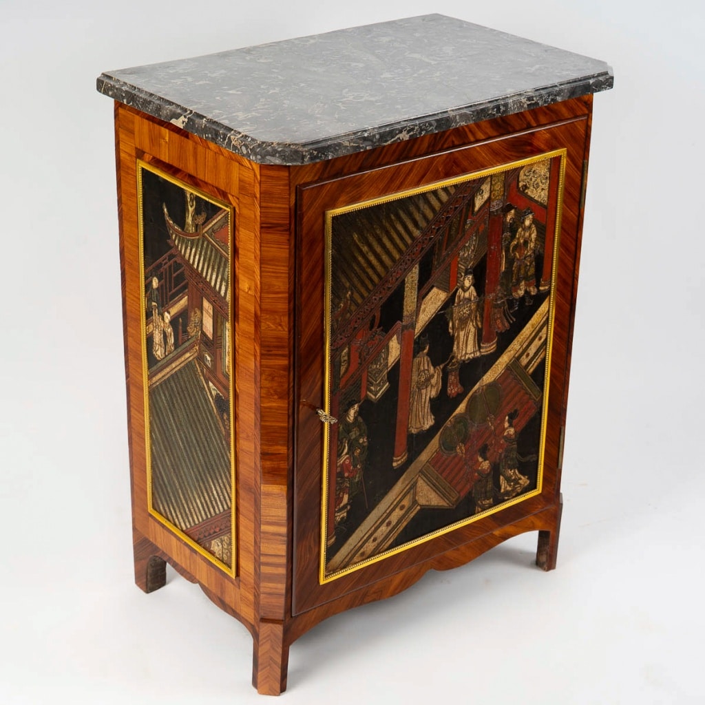 Jacques-Antoine Leclerc (1744-1792) Meuble entre-deux à panneaux de laque de Coromandel époque Louis XVI | Biron 