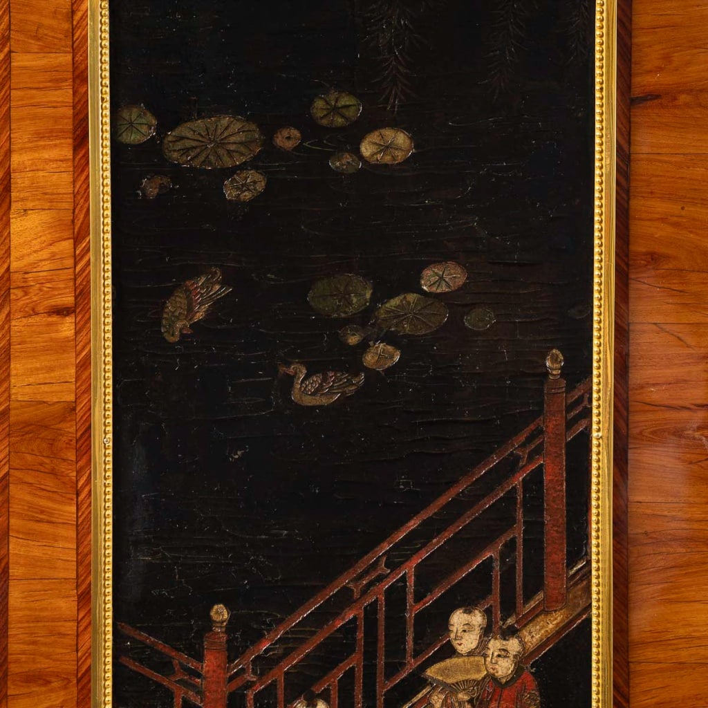 Jacques-Antoine Leclerc (1744-1792) Meuble entre-deux à panneaux de laque de Coromandel époque Louis XVI | Biron 