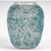 Vase « Biches » verre blanc patiné bleu de René LALIQUE | Biron 