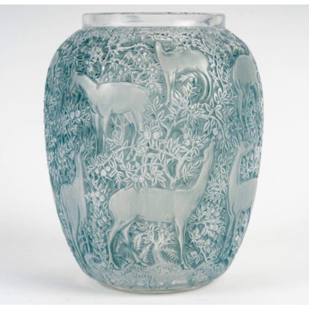 Vase « Biches » verre blanc patiné bleu de René LALIQUE | Biron 