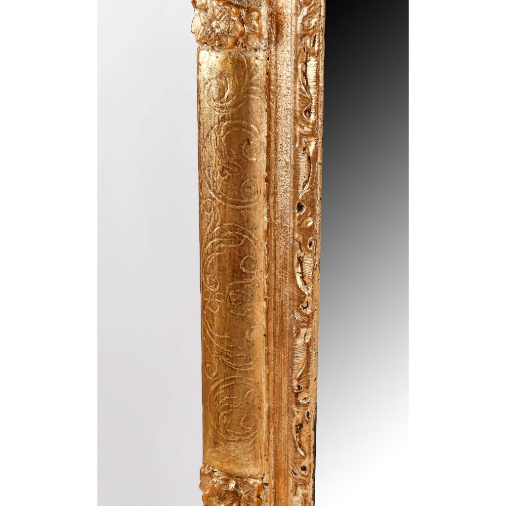 Miroir en bois et stuc sculpté et doré d’époque Régence vers 1720 | Biron 