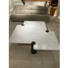 Table basse en marbre de carrare veiné blanc et noir d’Angelo MANGIAROTTI | Biron 
