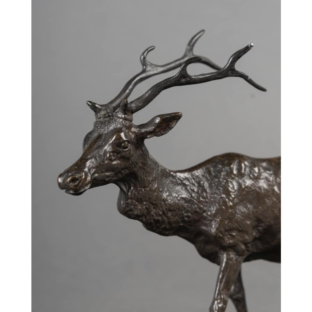 Sculpture – Le Cerf Marchant , Pierre – Jules Mêne (1810-1879) – Bronze | Biron 