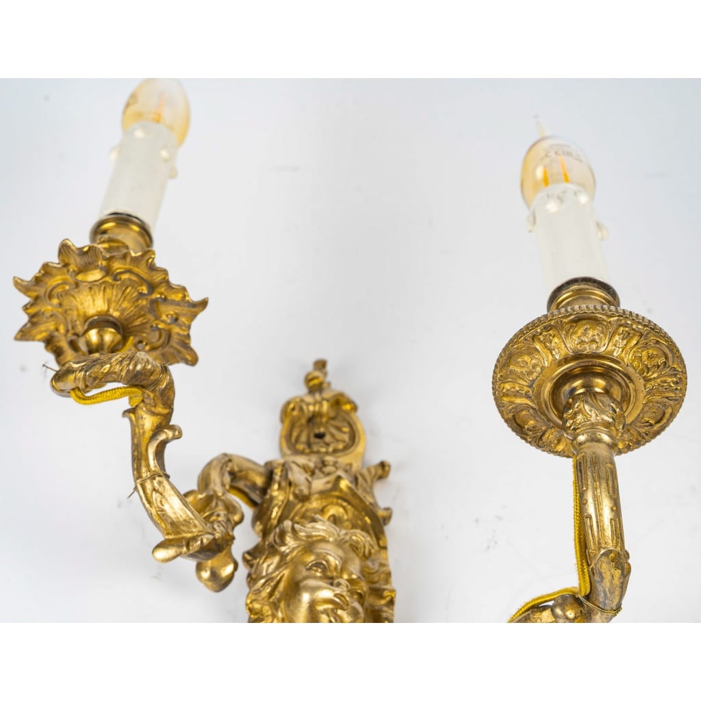 Paire d’appliques dite Aux Zéphyrs en bronze ciselé et doré XIXème siècle | Biron 