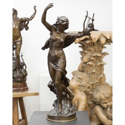 Sculpture - Élégante À La Lyre , Mathurin Moreau (1822-1912) - Bronze