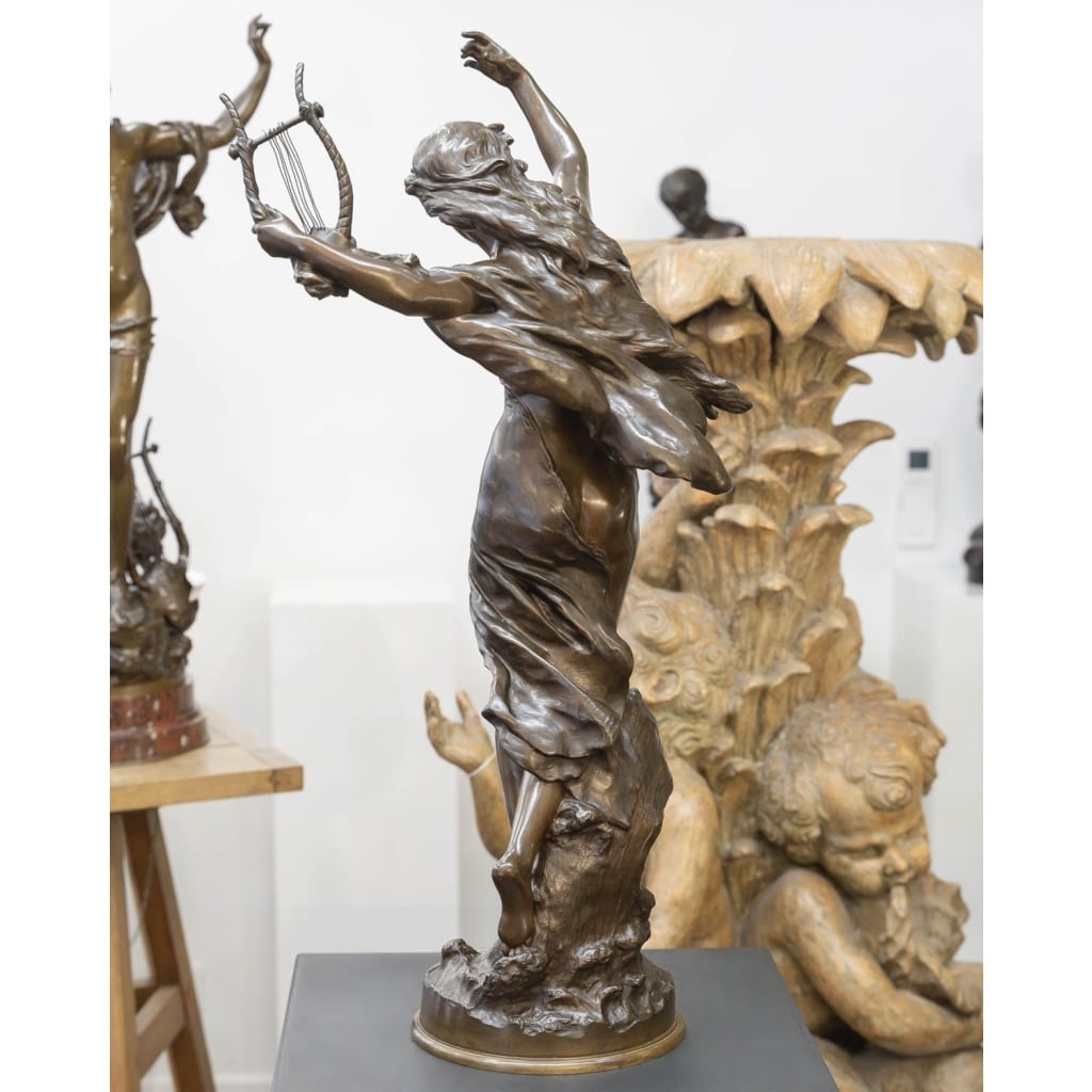 Sculpture – Élégante À La Lyre , Mathurin Moreau (1822-1912) – Bronze | Biron 