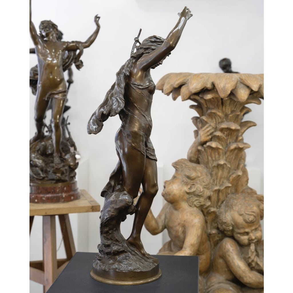 Sculpture – Élégante À La Lyre , Mathurin Moreau (1822-1912) – Bronze | Biron 