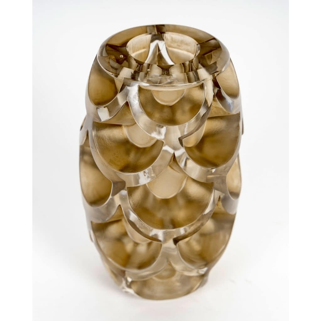 Vase « Montlhéry » verre blanc patiné sépia de René LALIQUE | Biron 