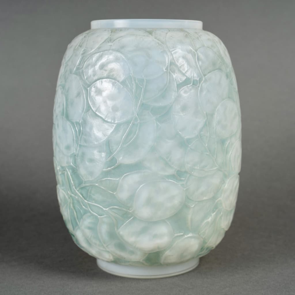 Vase « Monnaie Du Pape » verre opalescent patiné bleu vert de René LALIQUE | Biron 