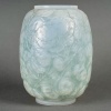 Vase « Monnaie Du Pape » verre opalescent patiné bleu vert de René LALIQUE | Biron 
