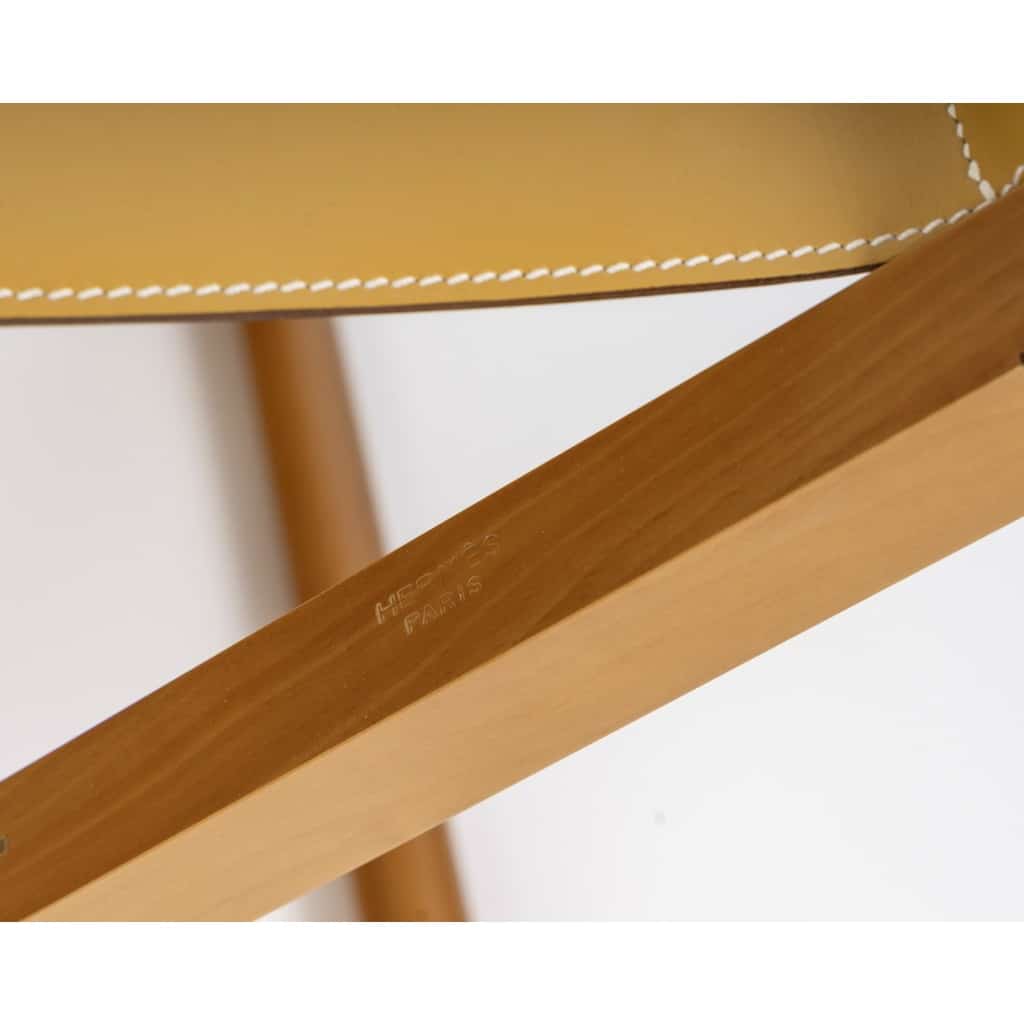 Fauteuil Et Tabouret Pliants « Pippa » Cuir Et Bois de HERMES | Biron 