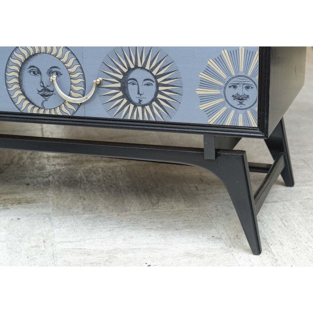 Commode dans le goût de Piero FORNASETTI | Biron 
