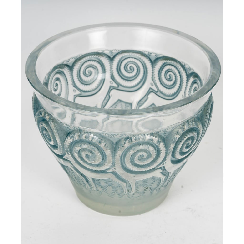 Vase « Rennes » verre blanc patiné bleu de René LALIQUE | Biron 