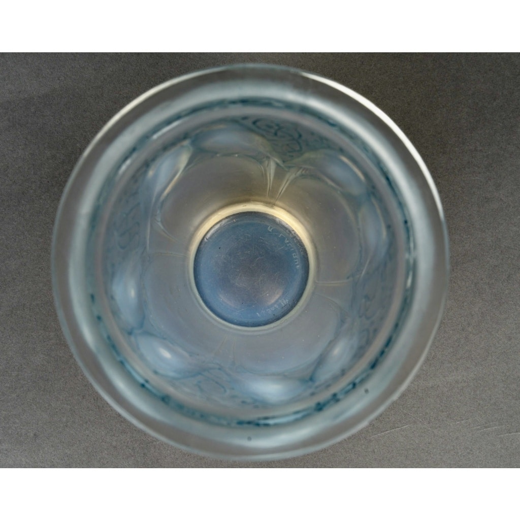 Vase « Ceylan » verre opalescent patiné bleu de René LALIQUE | Biron 