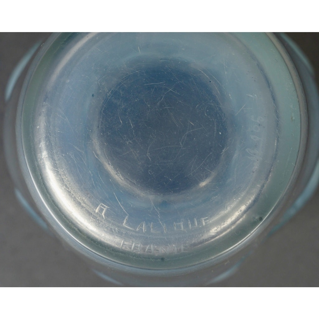 Vase « Ceylan » verre opalescent patiné bleu de René LALIQUE | Biron 
