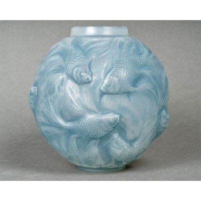 Vase "Formose" verre opalescent patiné bleu de René LALIQUE